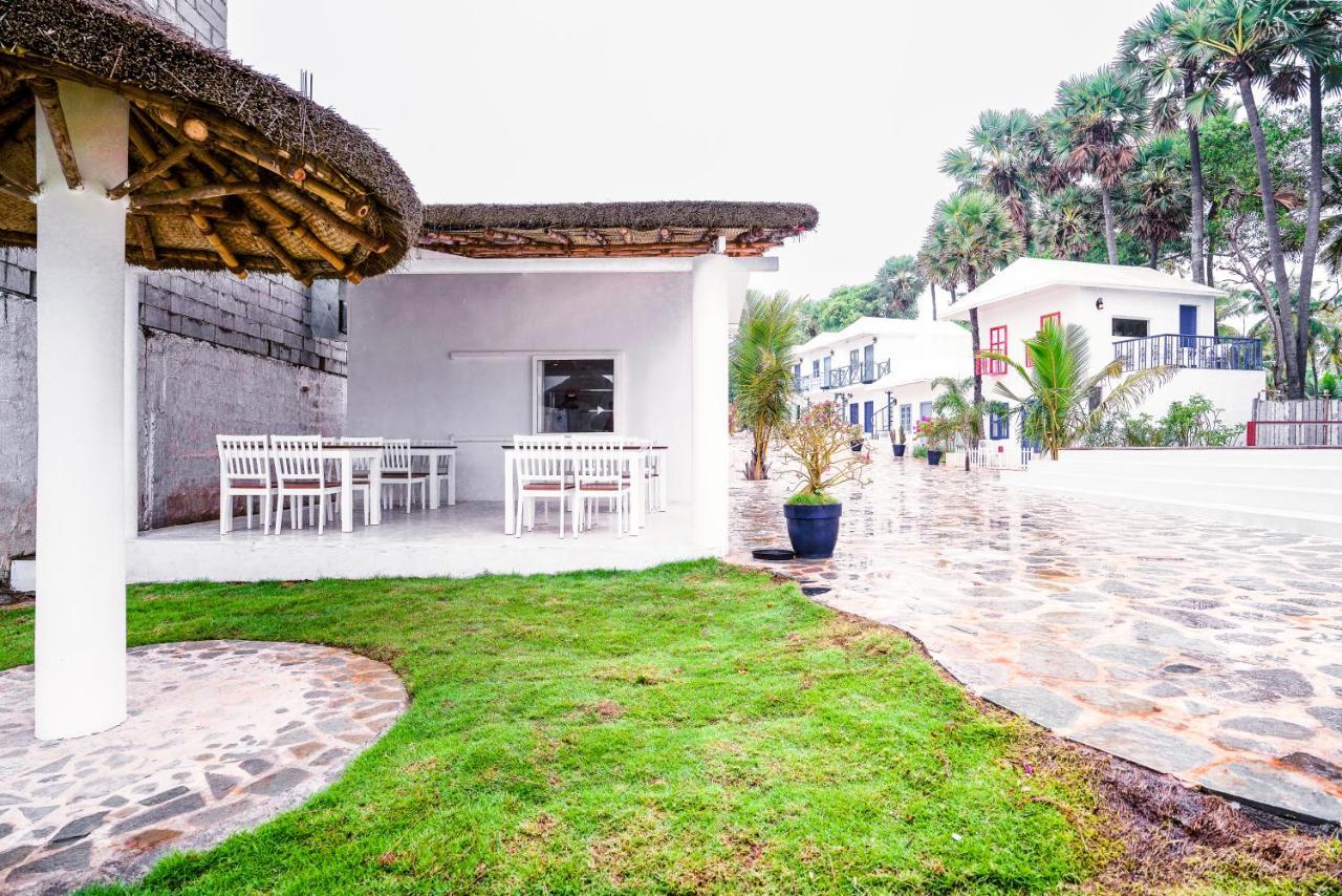 Greek Bay Hotel Auroville Bagian luar foto